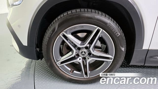 Mercedes-Benz GLB-Class 2022 — фото 4 из 20