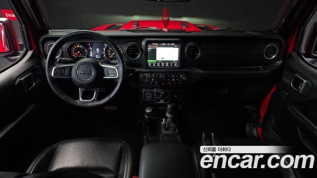 Jeep Wrangler 2018 — ფოტო 17/20