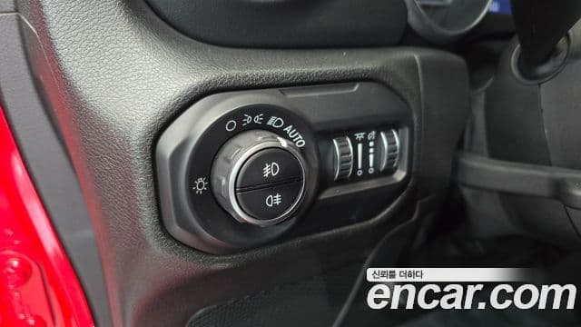 Jeep Wrangler 2018 — ფოტო 3/20