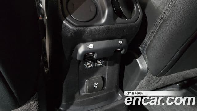 Jeep Wrangler 2018 — ფოტო 20/20