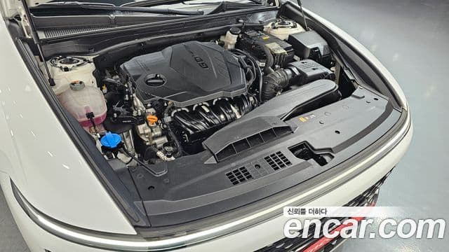 Hyundai Grandeur Hybrid 2023 — ფოტო 7/20
