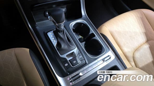 Kia Carnival 2023 — ფოტო 9/20