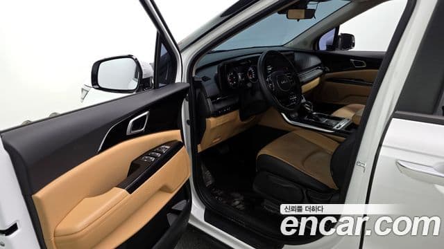 Kia Carnival 2023 — ფოტო 10/20