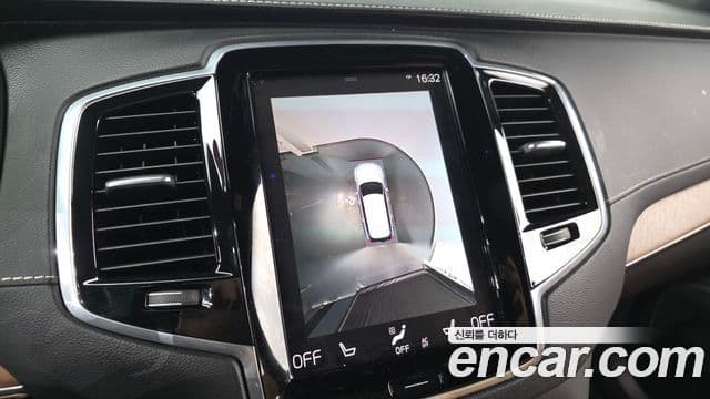 Volvo XC90 2020 — ფოტო 16/20