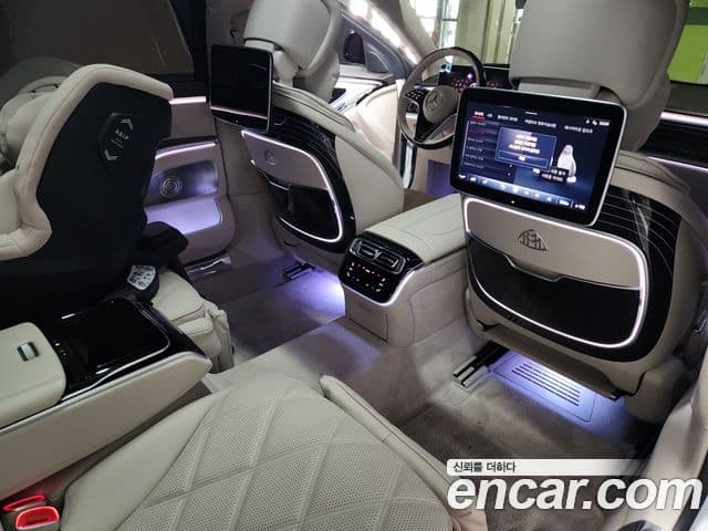 Mercedes-Benz S-Class 2024 — Фото 16/18
