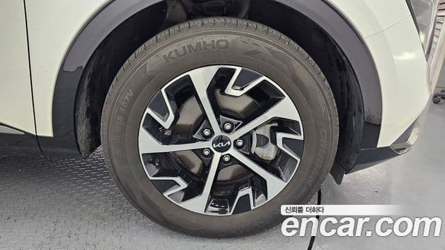 Kia Sportage 2022 — ფოტო 4/20