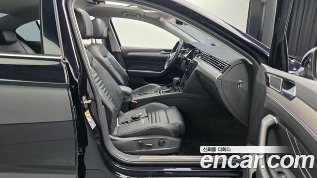 Volkswagen Passat GT 2021 — Şəkil 10/20