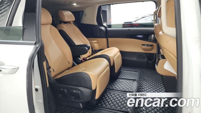 Kia Carnival 2022 — Фото 12/20