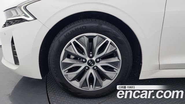 Kia K5 2021 — ფოტო 5/20