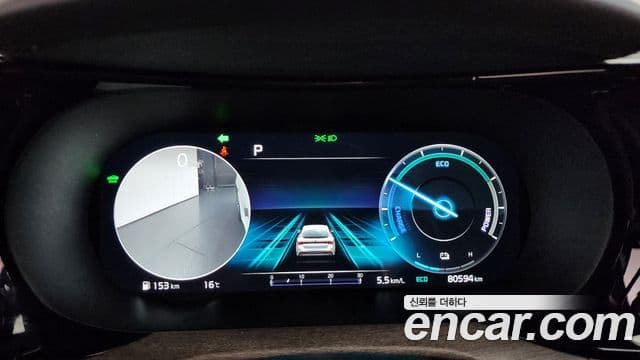 Kia K5 2021 — ფოტო 8/20
