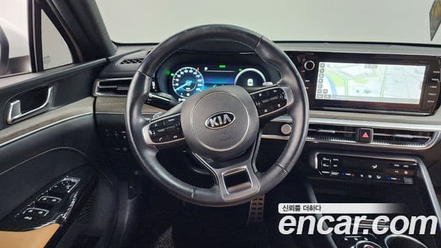 Kia K5 2021 — ფოტო 13/20