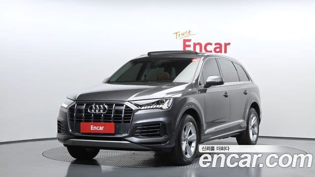 Audi Q7 2021 — ფოტო 1/20