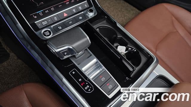 Audi Q7 2021 — ფოტო 9/20