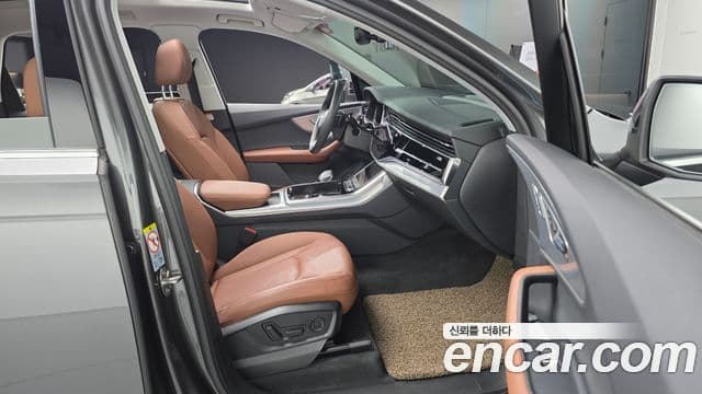Audi Q7 2021 — ფოტო 10/20