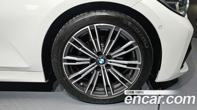BMW 3 Series 2022 — фото 5 из 20