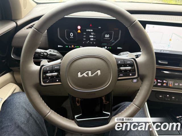 Kia Carnival 2024 — Фото 17/20