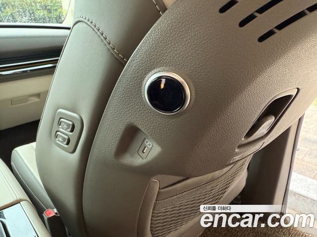 Kia Carnival 2024 — Фото 18/20