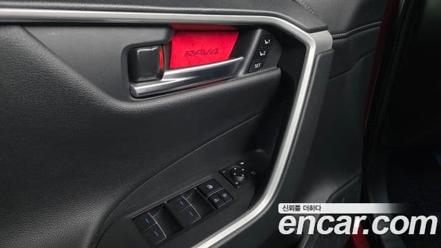 Toyota RAV4 2019 — Şəkil 17/20