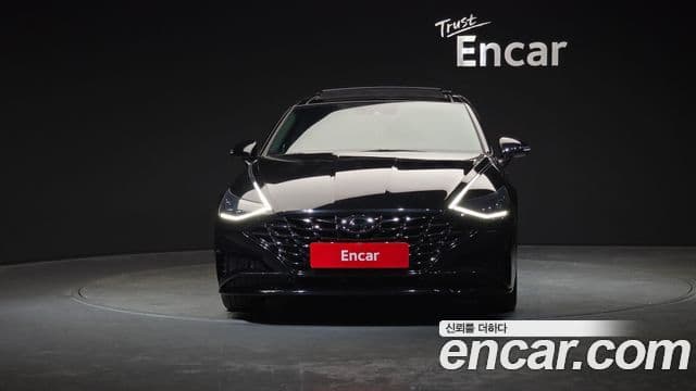 Hyundai Sonata Hybrid 2021 — Photo 18/20