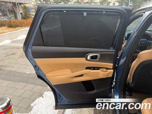 Kia Sorento 2021 — Şəkil 17/20