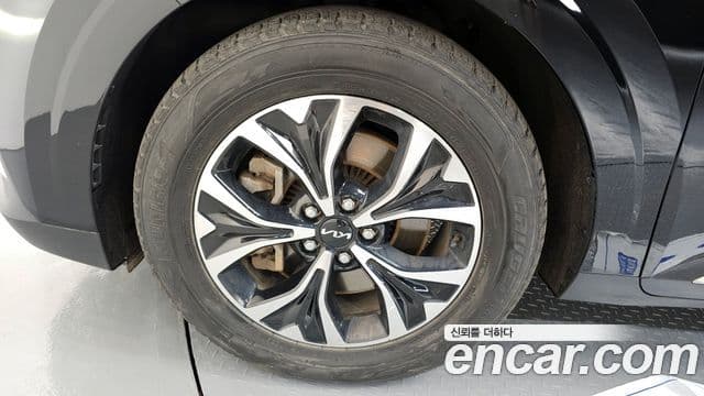 Kia Carnival 2022 — ფოტო 5/20