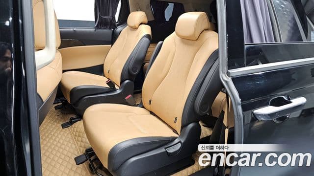 Kia Carnival 2022 — ფოტო 11/20