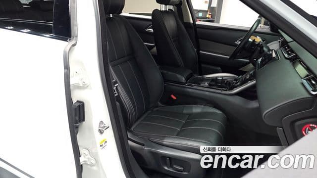 Land Rover Range Rover Velar 2019 — Şəkil 10/20