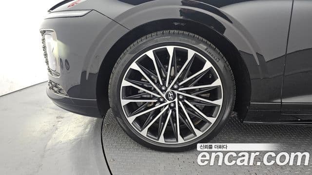 Hyundai Grandeur 2023 — ფოტო 5/20