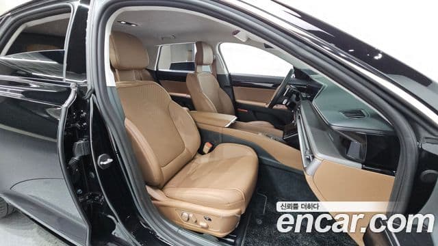 Hyundai Grandeur 2023 — ფოტო 11/20