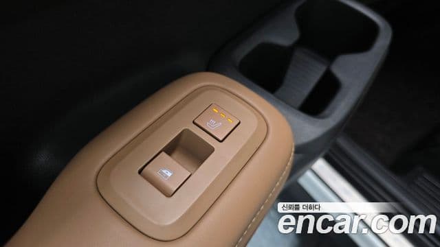 Hyundai Santa Fe 2023 — ფოტო 18/20