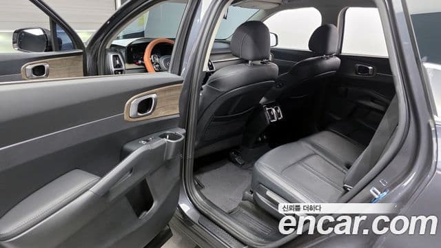 Kia Sorento 2021 — ფოტო 11/20
