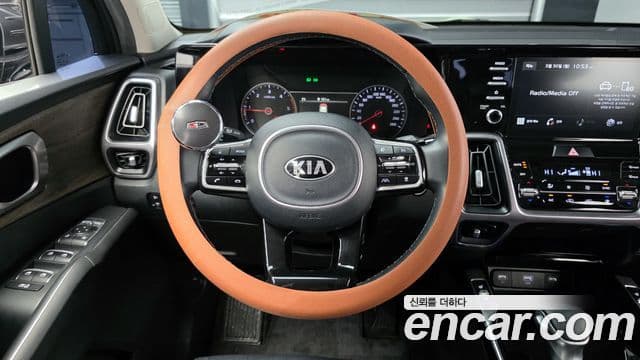 Kia Sorento 2021 — ფოტო 13/20