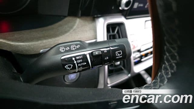 Kia Sorento 2021 — ფოტო 15/20