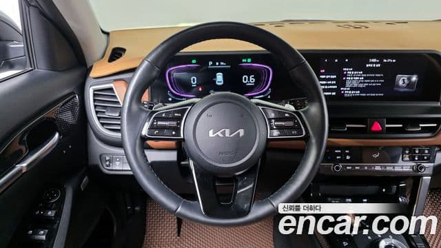 Kia Seltos 2024 — ფოტო 13/20