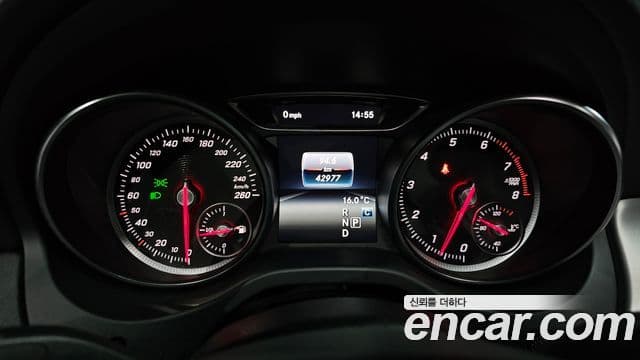 Mercedes-Benz GLA-Class 2019 — Şəkil 6/20