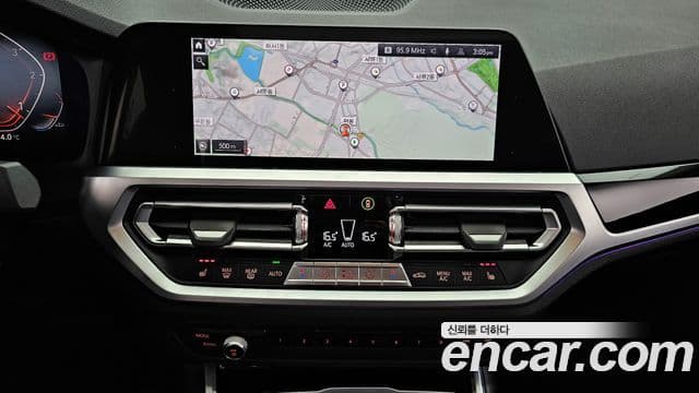 BMW 3 Series 2020 — ფოტო 15/20