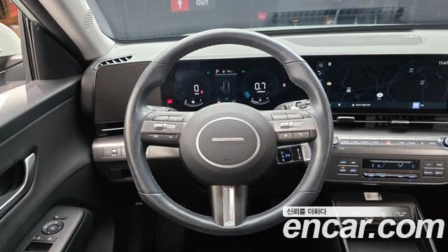 Hyundai Kona 2023 — Фото 13/20