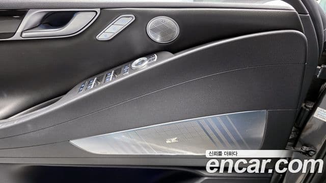 Genesis Electrified G80 2021 — ფოტო 18/20