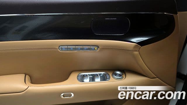 Genesis G90 2022 — ფოტო 18/20