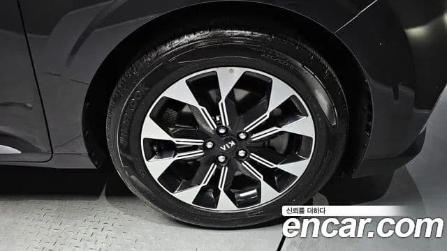 Kia Carnival 2021 — Фото 4/20