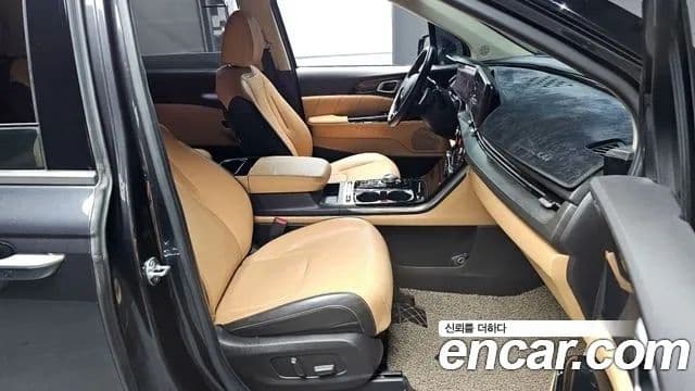 Kia Carnival 2021 — Фото 8/20