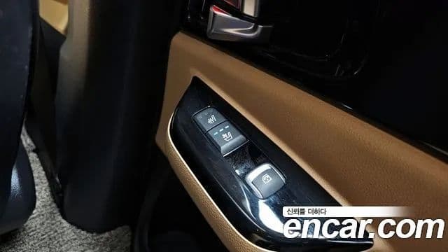 Kia Carnival 2021 — Фото 19/20
