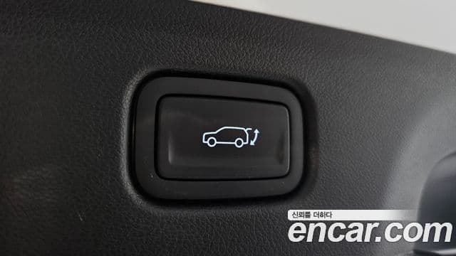 Hyundai Kona 2023 — ფოტო 17/20
