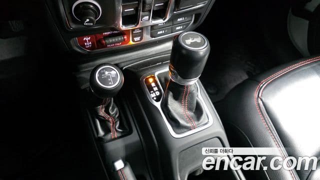 Jeep Wrangler 2021 — Фото 9/20