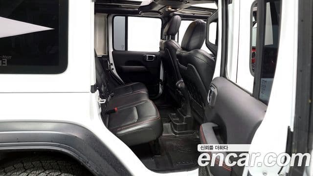 Jeep Wrangler 2021 — Фото 12/20