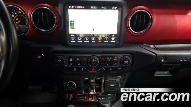 Jeep Wrangler 2021 — Фото 14/20