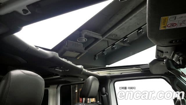 Jeep Wrangler 2021 — Фото 18/20