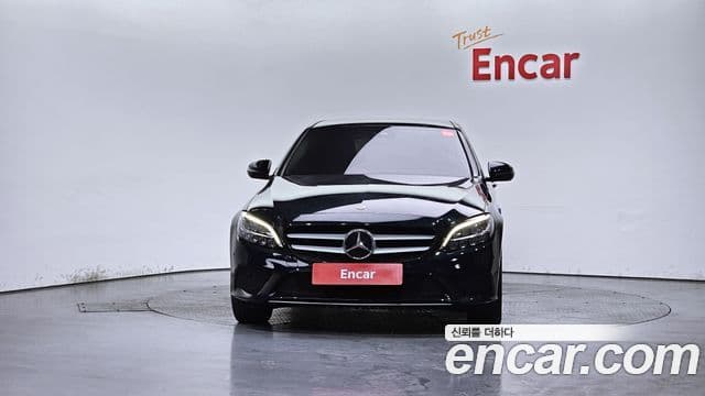 Mercedes-Benz C-Class 2019 — ფოტო 3/20