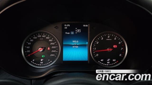 Mercedes-Benz C-Class 2019 — ფოტო 8/20