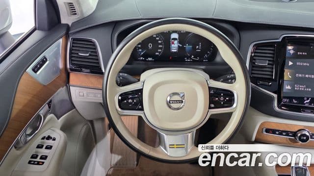 Volvo XC90 2020 — ფოტო 12/19